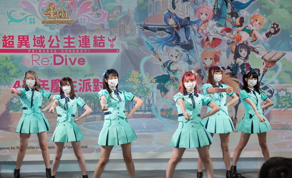AKB48 Team TP與現場玩家跳舞互動