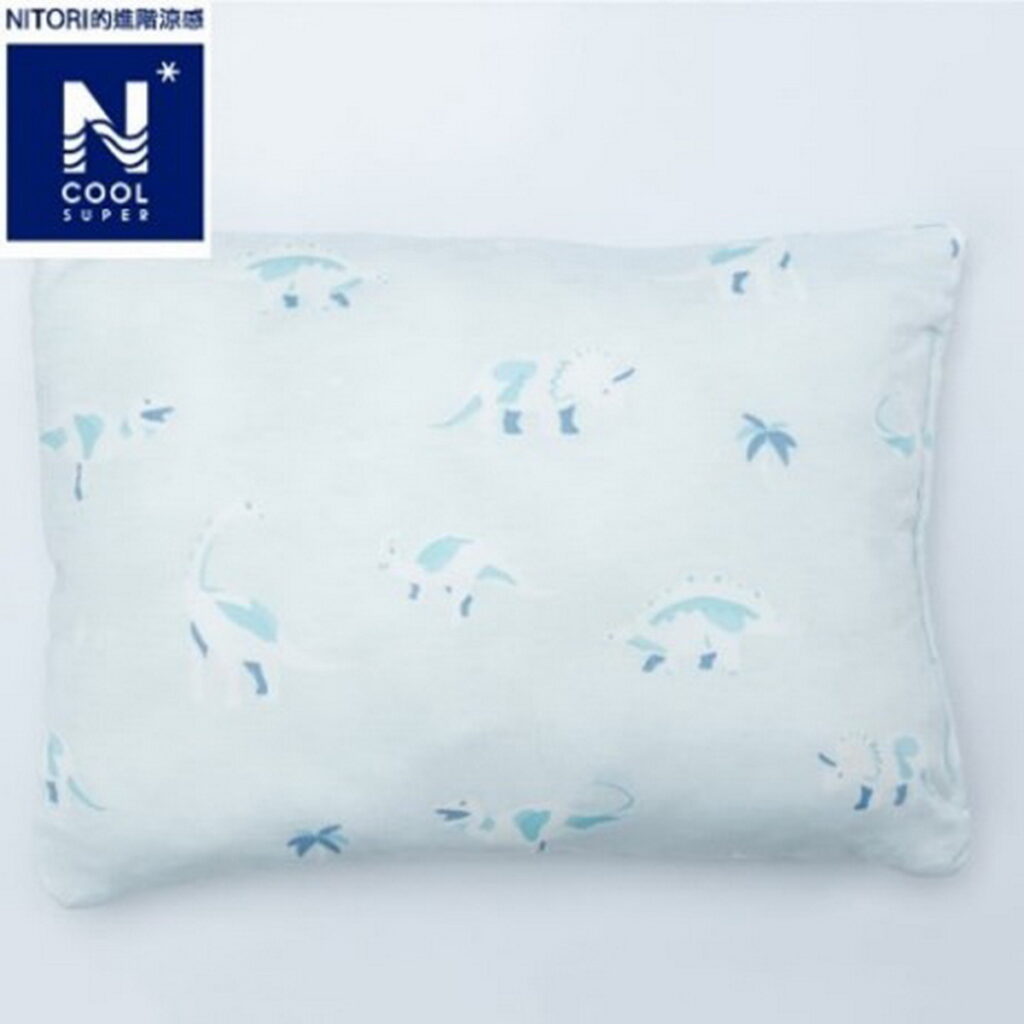 「N COOL涼感系列」獨家吸放濕棉布料的特殊機能，能吸收身體的溫度，帶來冰涼滑順的清爽感受。