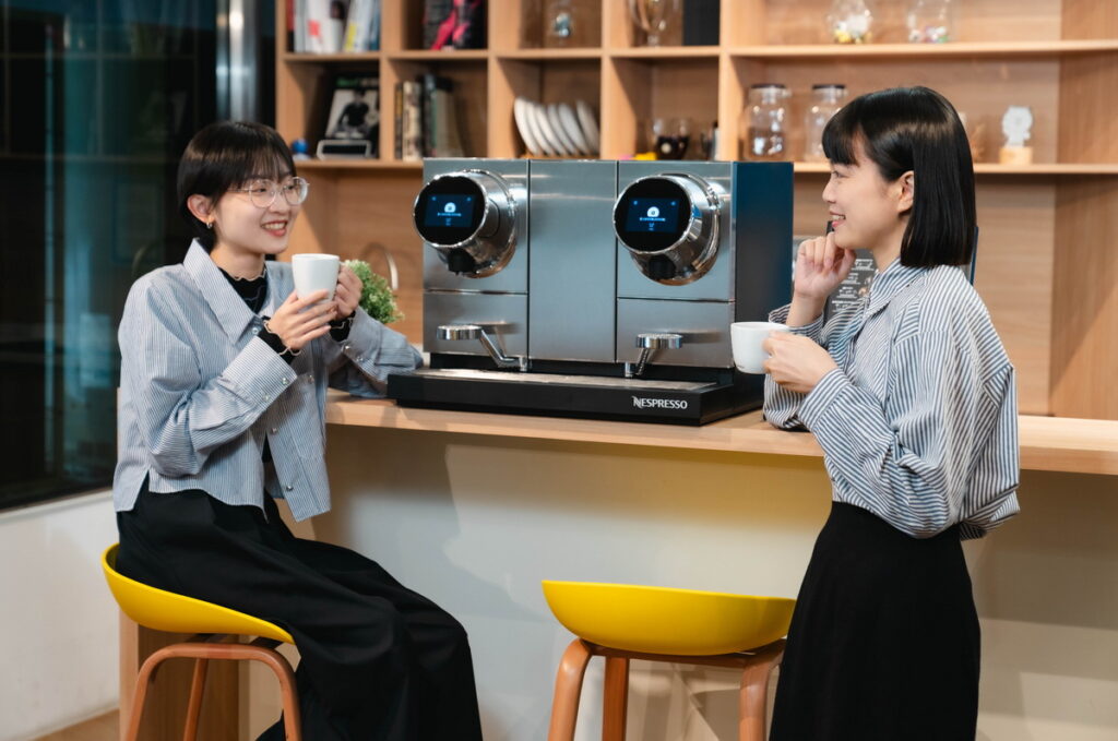 上班族每日早晨必備的工作活力，讓Nespresso商用咖啡為你提神打氣，讓你輕鬆駕馭職場！