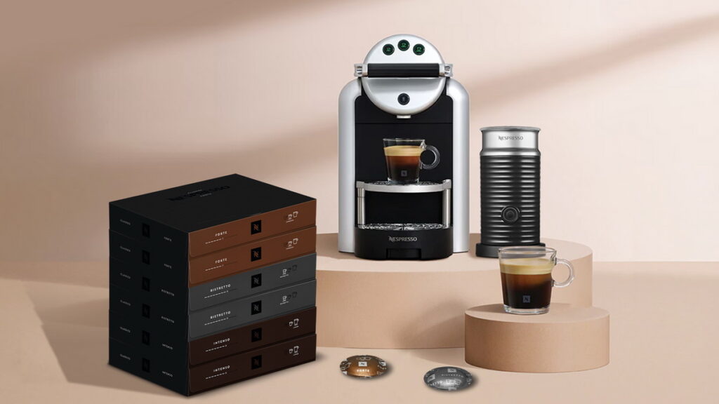 Nespresso祭出官網限定「經典商用咖啡組合」，購買Zenius 商用機型搭配 300 顆咖啡膠囊享76折起，再贈奶泡機（價值3,080元）。