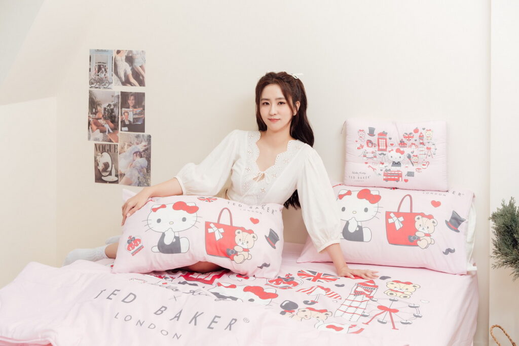 「7-ELEVEN全店Ted Baker X Hello Kitty英式輕奢精品」活動推出頂級睡眠體驗讓粉絲輕鬆入睡的「天絲涼被、涼枕、床包」