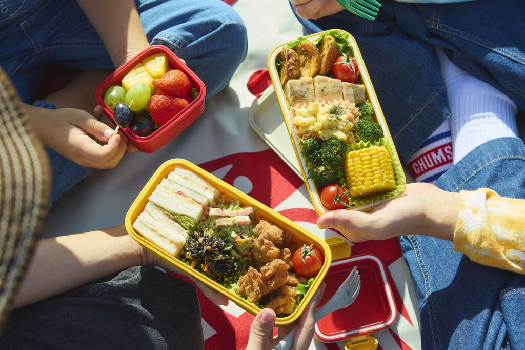 CHUMS保鮮盒打造富有童趣感的造型，讓人輕鬆享受快樂野餐風格。