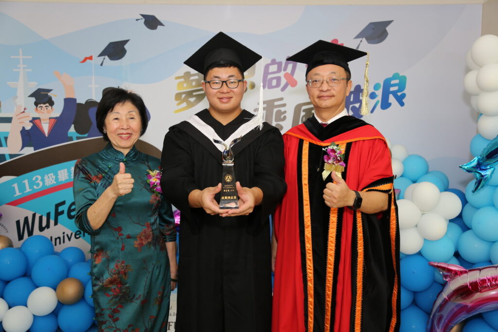 吳鳳科大電機工程系蕭宏偉同學榮獲技職之光，也是吳鳳科大11年榮獲教育部技職之光的肯定