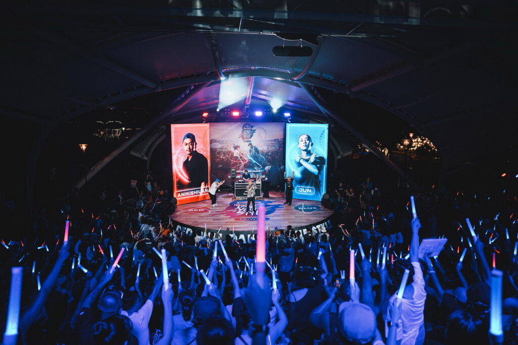 2024 Red Bull Dance Your Style 台灣決賽將於7月6日（六）在ATT4FUN前廣場舉行，明日起限量發送能量通行證，現場觀眾可憑票兌換評審手燈，選出最終贏家。（Red Bull 提供）