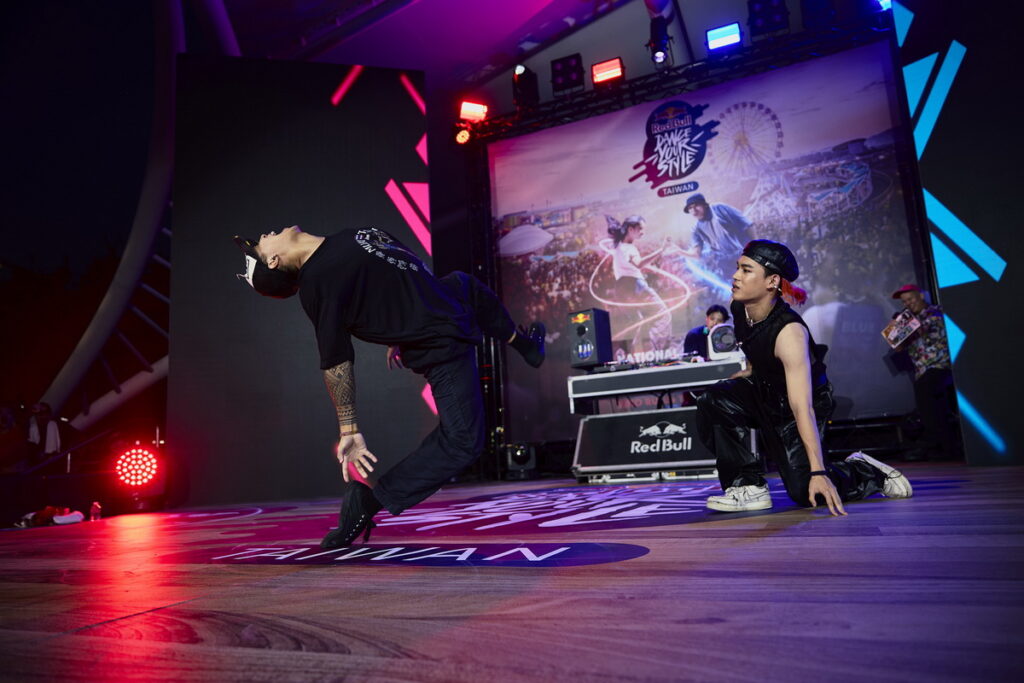 2023 Red Bull Dance Your Style台灣決賽由嘻哈原力Jun(陳俊，左)拿下冠軍，當時代表台灣出戰德國決賽。（Red Bull 提供）