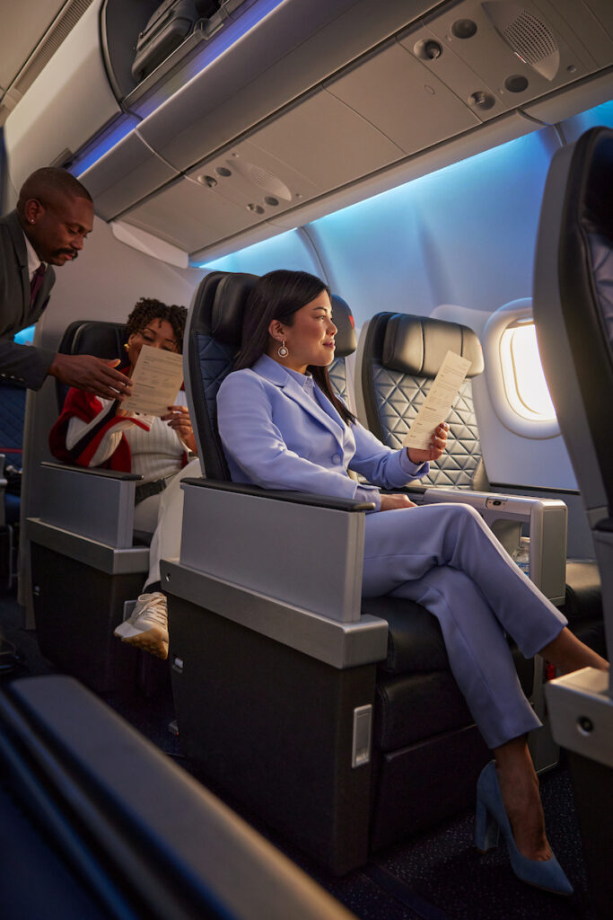 達美尊尚客艙Delta Premium Select座位更寬敞背椅傾斜度也更大